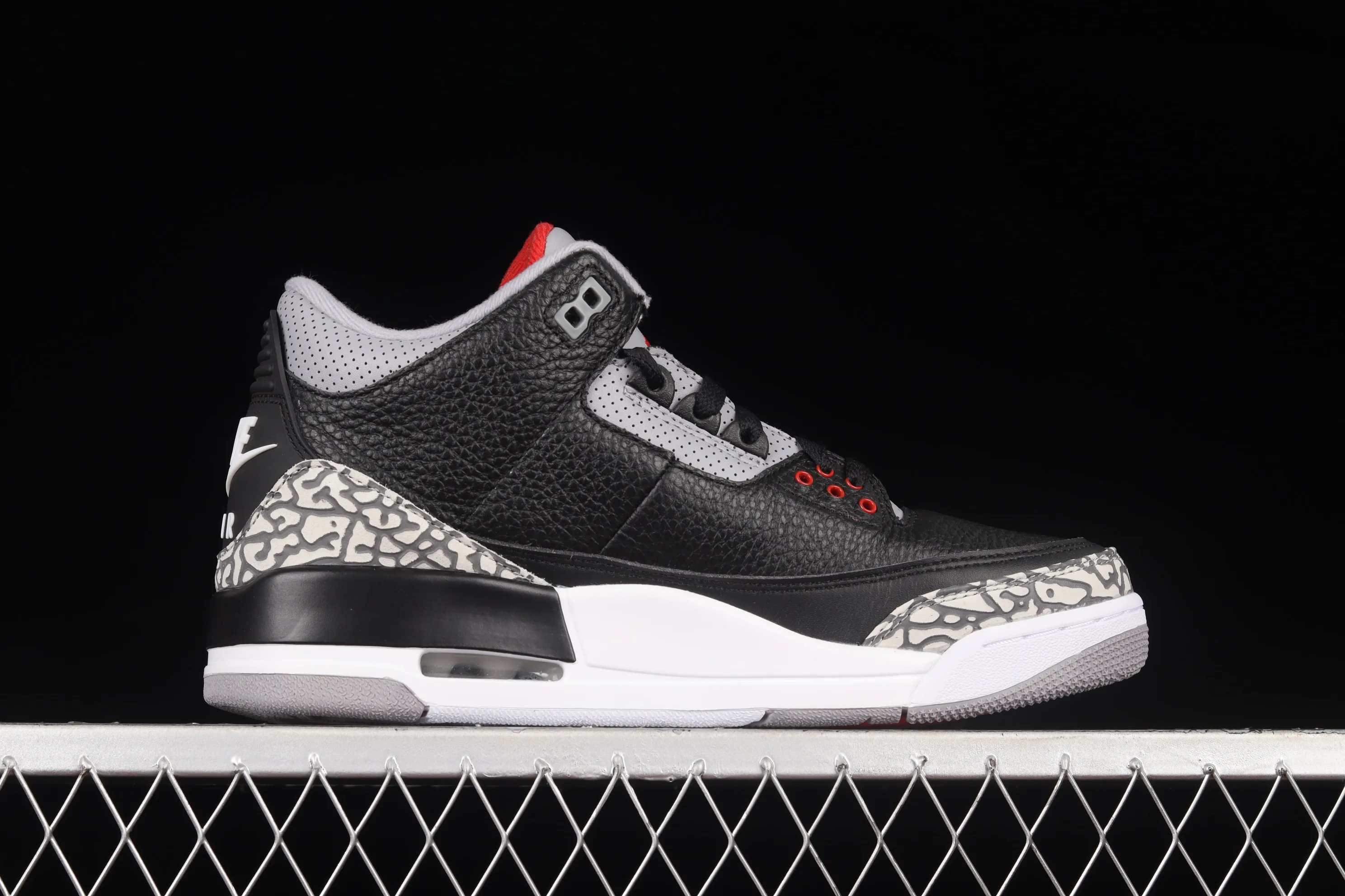 All Categories Air Jordan Jordan Series Basketball Shoes Air Jordan 3 Foreign Trade Version Air Jordan 3 Retro Black Cement (2018) AJ3 Joe 3 Retro Black Cement 854262-001